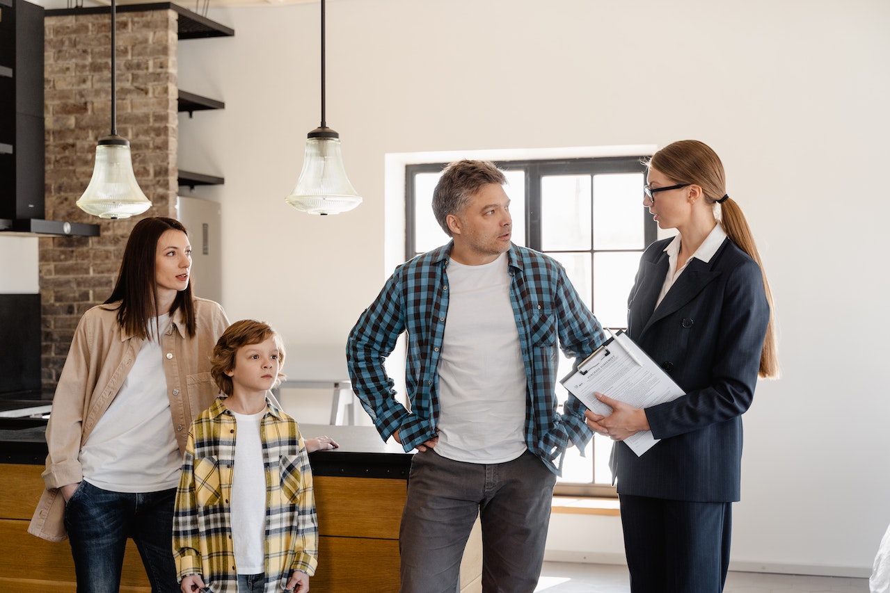 Why You Need A Torquay Property Lawyer When Buying A House?