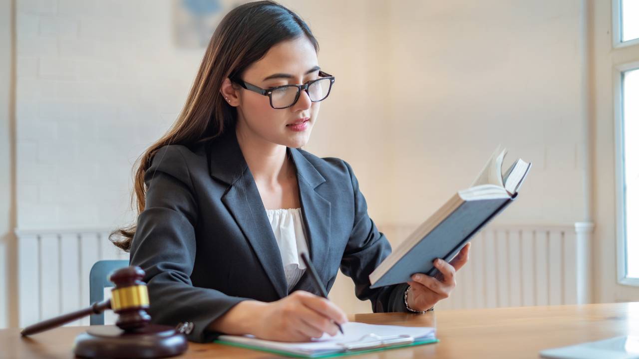 Navigating Legal Terrain: The Role of Construction Lawyers in Building Success